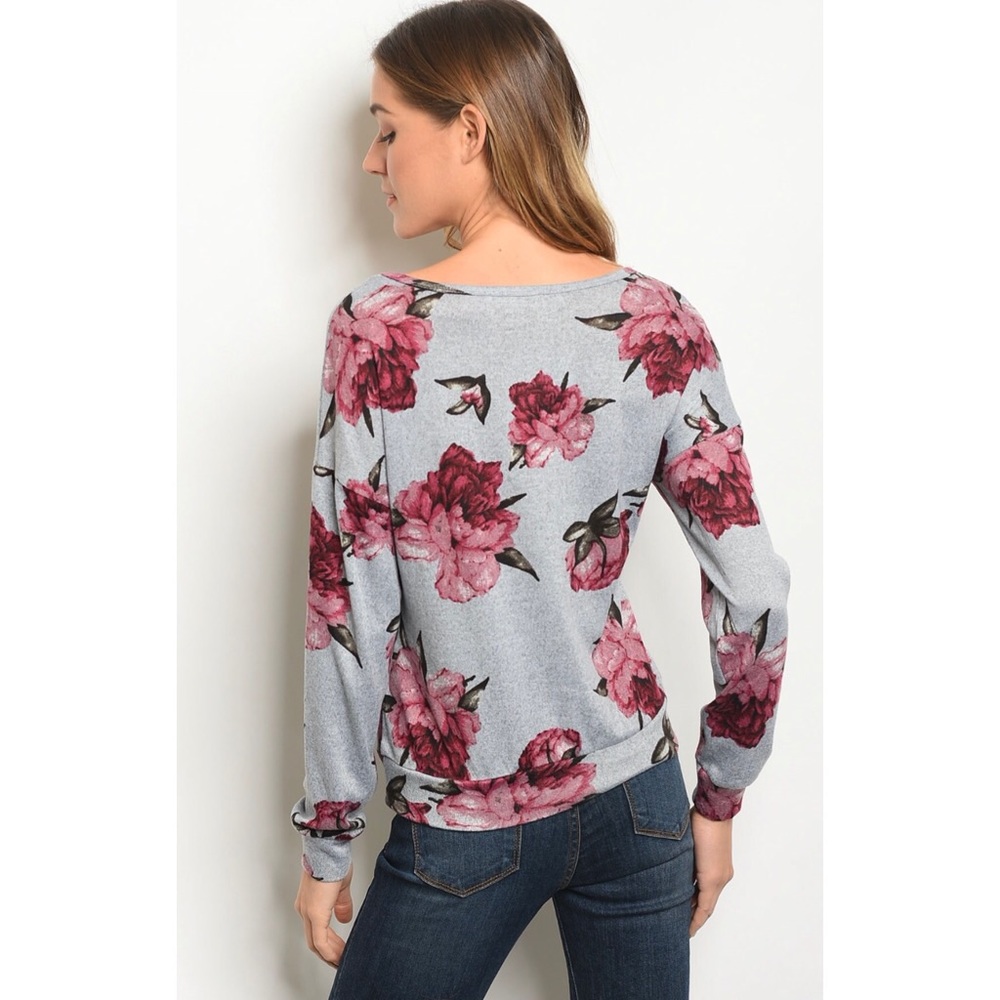 🌹 FLORAL TOP🌹 - Picture 2 of 3